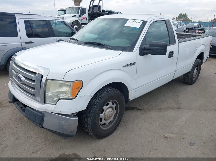 1FTNF1CF6BKD32722 2011 FORD F-150 photo no. 2