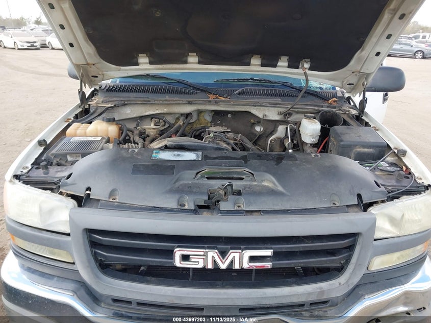 2007 GMC Sierra 2500Hd Classic Work Truck VIN: 1GTHC24U37E125560 Lot: 43697203