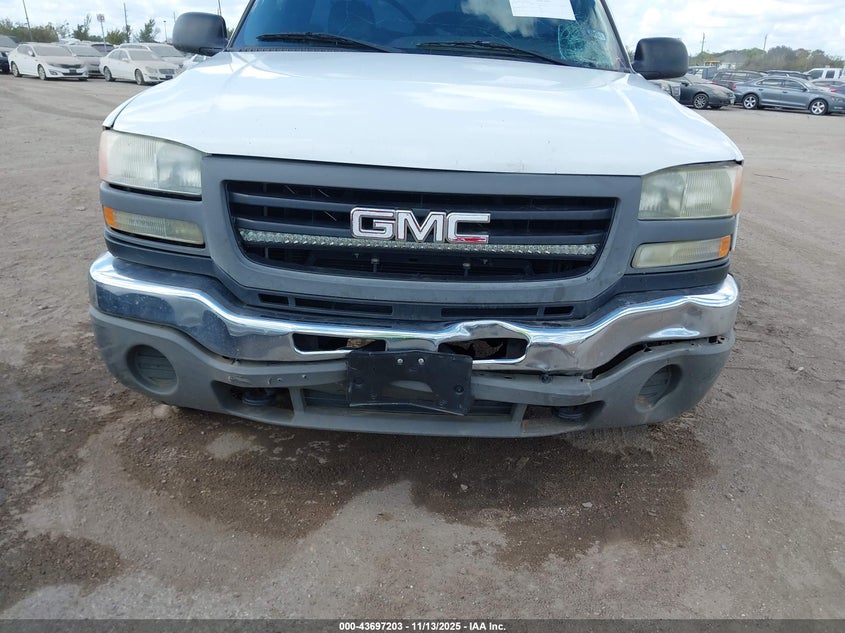 2007 GMC Sierra 2500Hd Classic Work Truck VIN: 1GTHC24U37E125560 Lot: 43697203