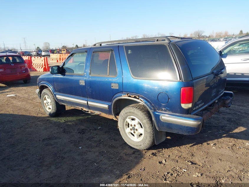 1GNDT13WXX2180740 1999 CHEVROLET BLAZER photo no. 3