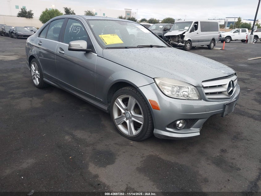 MERCEDES-BENZ C-CLASS LUXURY/SPORT