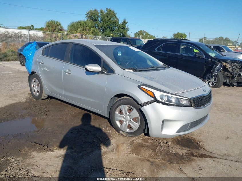 2017 KIA FORTE LX - 3KPFK4A74HE085483