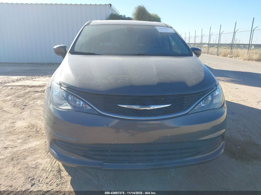 2017 Chrysler Pacifica Touring VIN: 2C4RC1DG0HR709184 Lot: 43697375