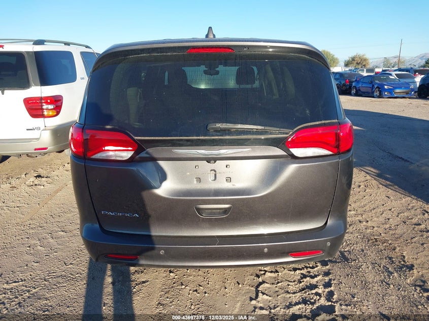 2017 Chrysler Pacifica Touring VIN: 2C4RC1DG0HR709184 Lot: 43697375