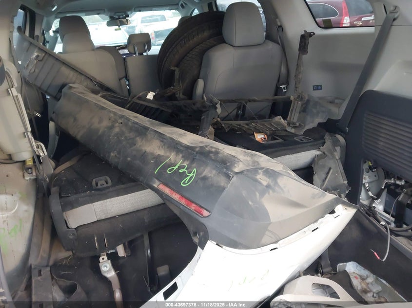 2021 Toyota Sienna Le VIN: 5TDKRKEC5MS014993 Lot: 43697378