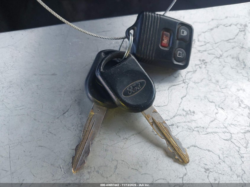 2005 Ford Escape Xlt VIN: 1FMYU03115KC10481 Lot: 43697442