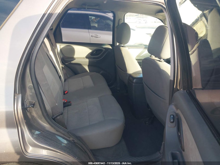 2005 Ford Escape Xlt VIN: 1FMYU03115KC10481 Lot: 43697442