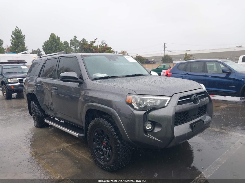 2022 TOYOTA 4RUNNER SR5 - JTEMU5JR5N6083599