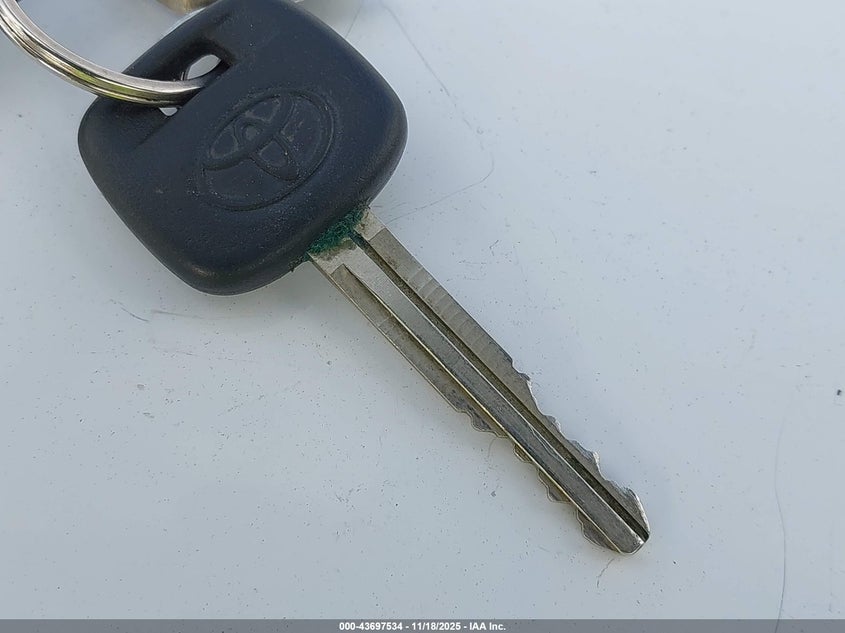 4T1BE30K15U518028 2005 TOYOTA CAMRY photo no. 11