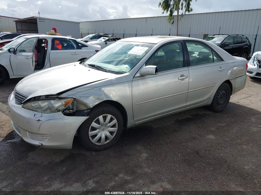 4T1BE30K15U518028 2005 TOYOTA CAMRY photo no. 2
