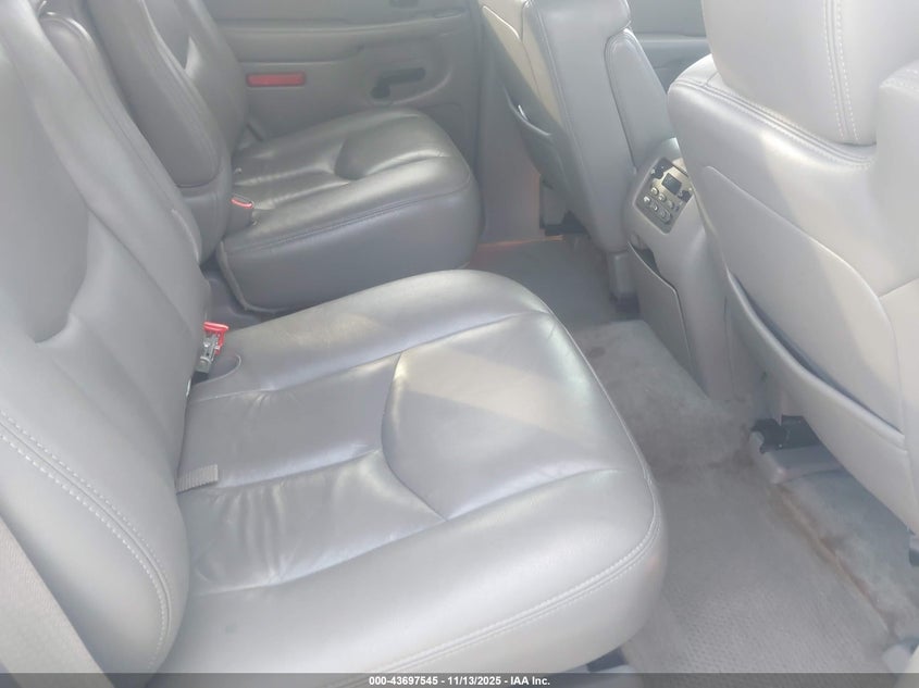 2004 Chevrolet Tahoe Lt VIN: 1GNEC13Z24R306588 Lot: 43697545