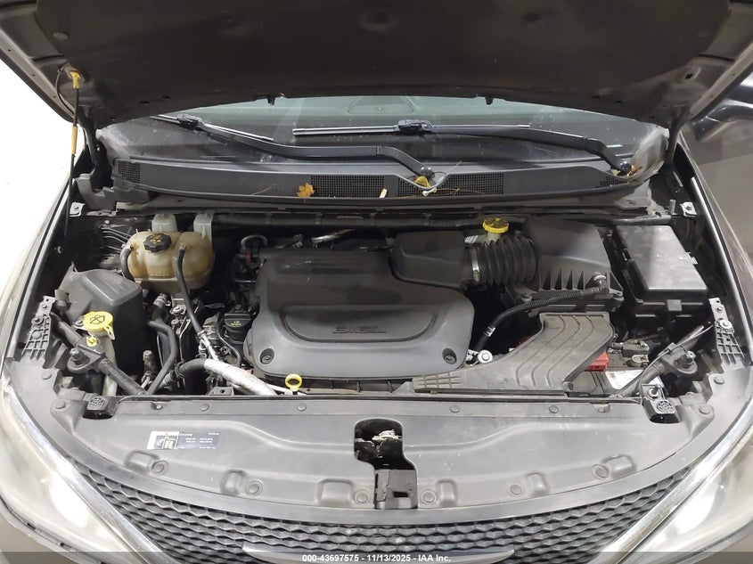 2019 Chrysler Pacifica Touring Plus VIN: 2C4RC1FG0KR702045 Lot: 43697575