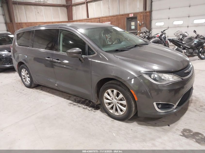 CHRYSLER PACIFICA TOURING PLUS