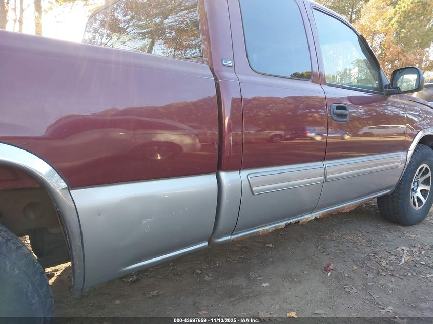 2003 Chevrolet Silverado 1500 Ls VIN: 2GCEC19T731137235 Lot: 43697659