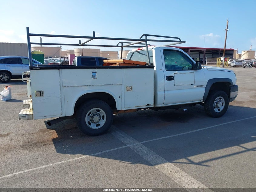 1GBHC24U15E333373 2005 CHEVROLET SILVERADO photo no. 4