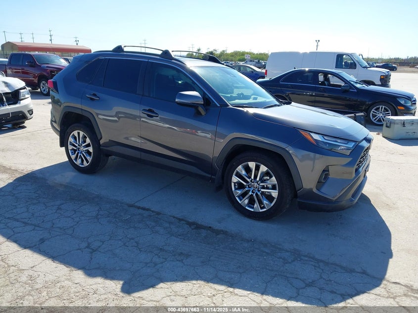 TOYOTA RAV4 XLE PREMIUM