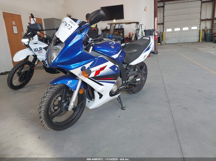 VTTGM51A392100843 2009 SUZUKI GS photo no. 2