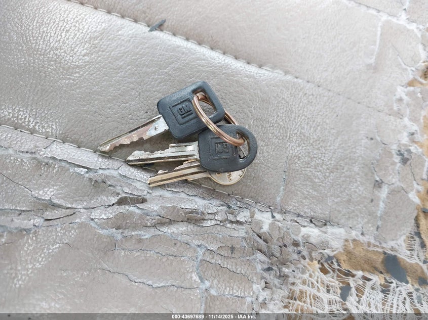 1992 Chevrolet Gmt-400 C2500 VIN: 1GCGC24Z0NE163347 Lot: 43697689