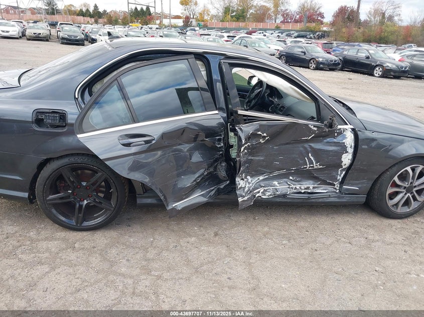 2010 Mercedes-Benz C 300 Luxury 4Matic/Sport 4Matic VIN: WDDGF8BB5AF471348 Lot: 43697707