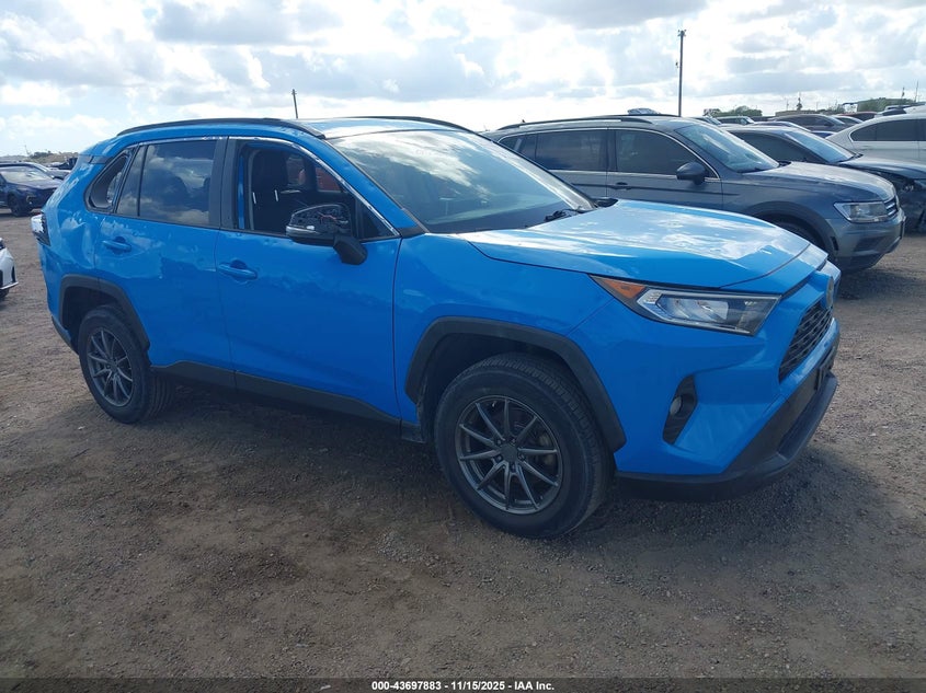 TOYOTA RAV4 XLE PREMIUM