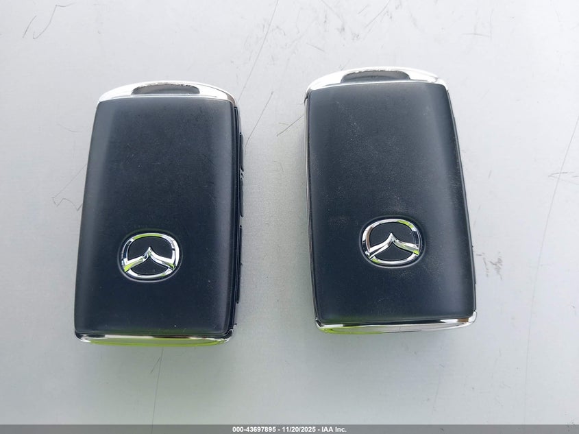 2023 Mazda Mazda3 2.5 S Preferred VIN: 3MZBPACM3PM378391 Lot: 43697895