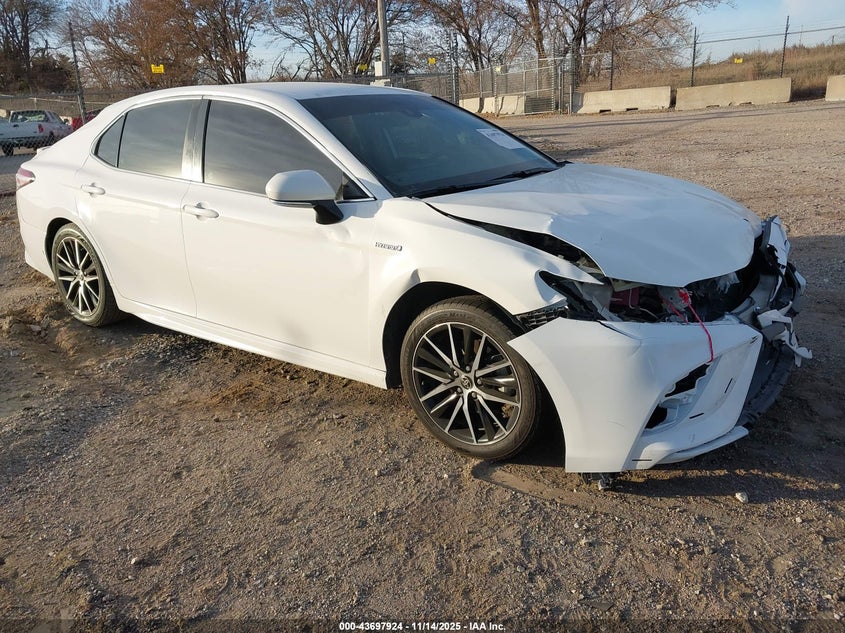 TOYOTA CAMRY HYBRID SE HYBRID