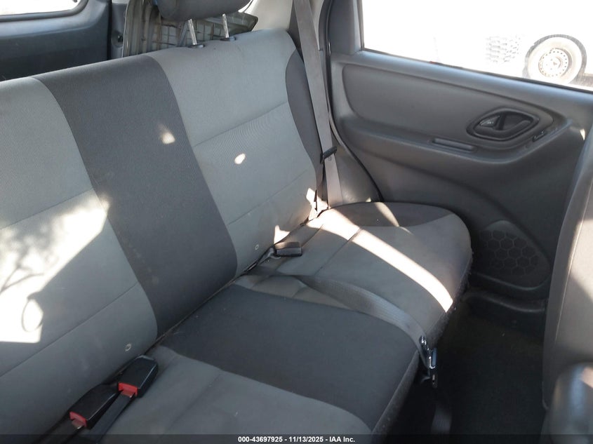 2004 Ford Escape Xls VIN: 1FMYU02114KA43376 Lot: 43697925