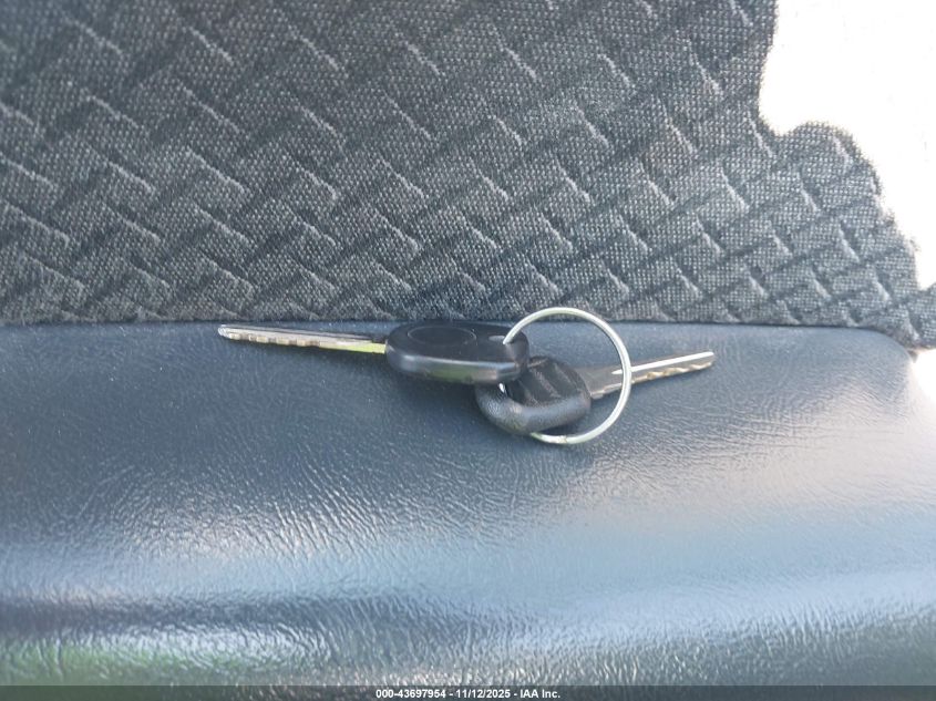 2002 Chevrolet Avalanche 1500 VIN: 3GNEC13T42G213662 Lot: 43697954