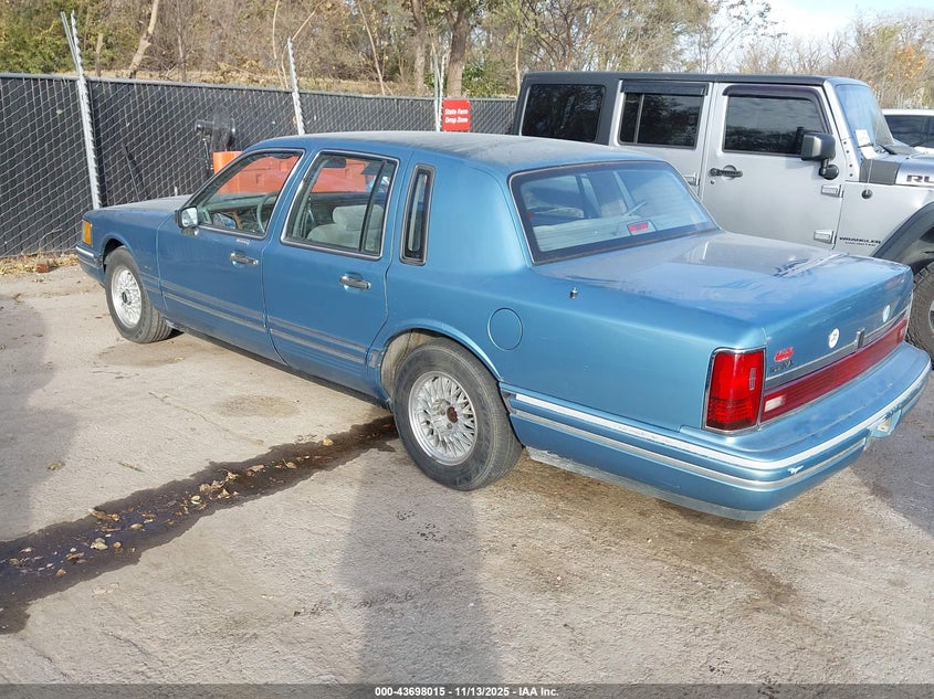 1LNLM81W9PY764987 1993 LINCOLN TOWN CAR photo no. 3