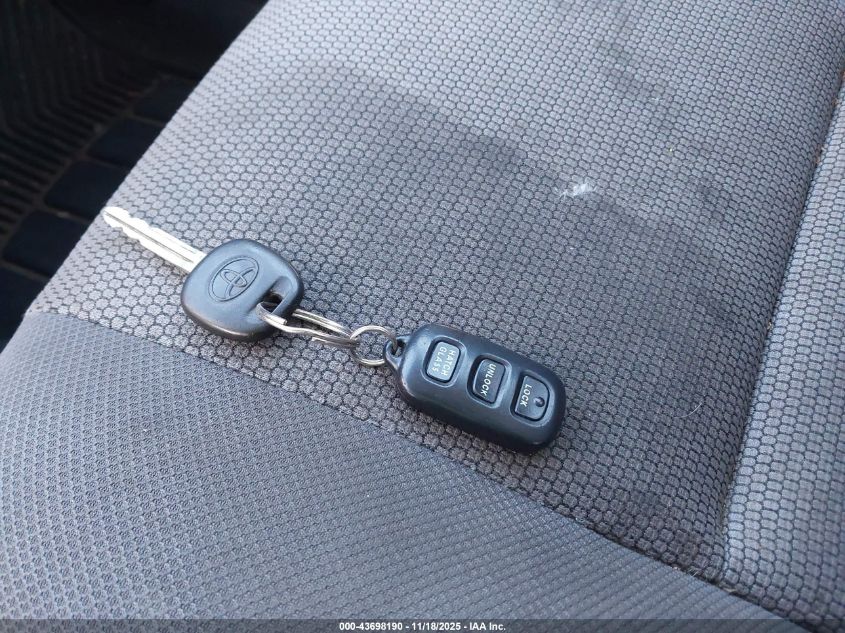 2005 Toyota Matrix Xr VIN: 2T1LR32E35C482019 Lot: 43698190