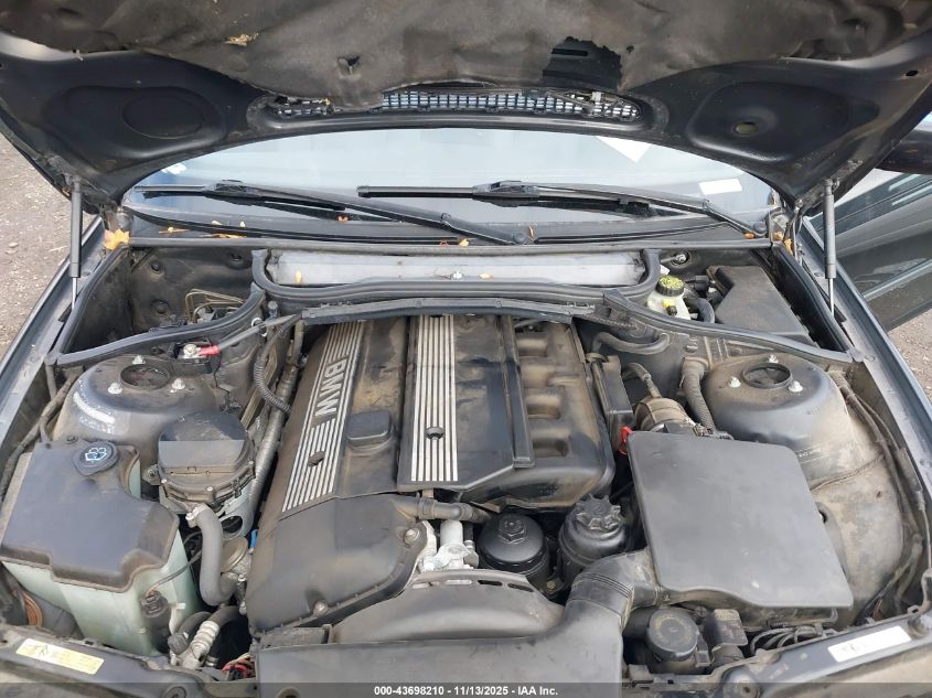 2005 BMW 325Xi VIN: WBAEU33495PR20599 Lot: 43698210