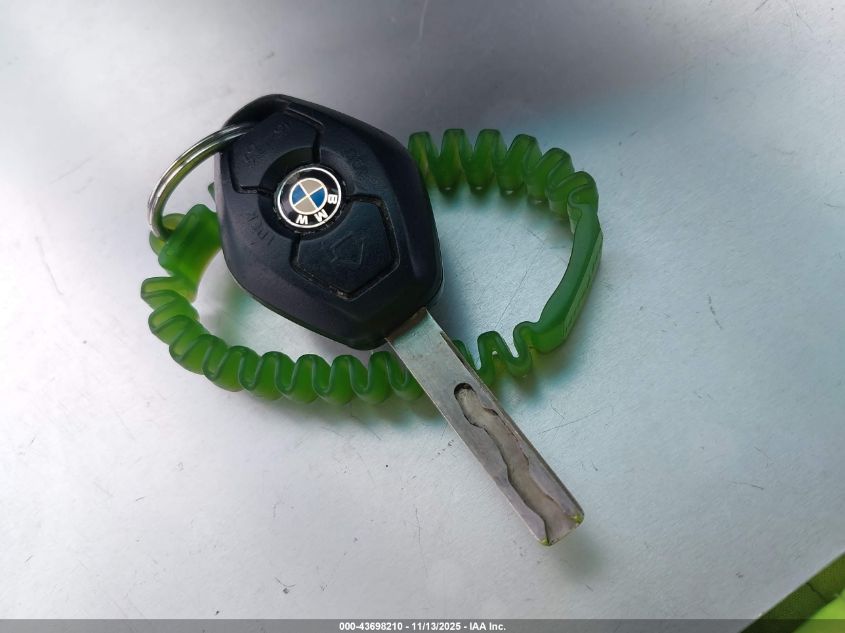 2005 BMW 325Xi VIN: WBAEU33495PR20599 Lot: 43698210