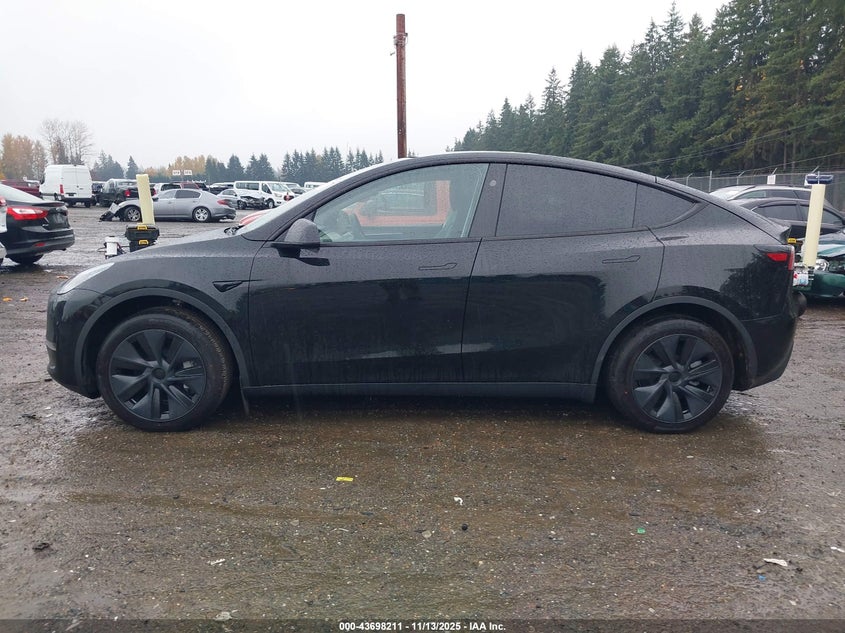 2025 Tesla Model Y Long Range Dual Motor Rear-Wheel Drive VIN: 7SAYGDED3SF236893 Lot: 43698211