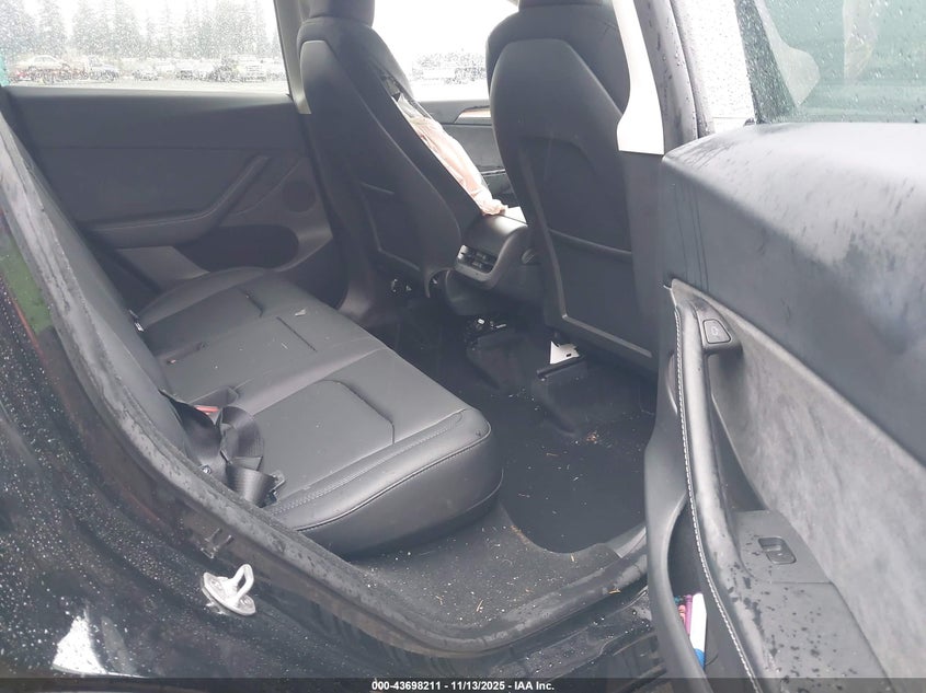 2025 Tesla Model Y Long Range Dual Motor Rear-Wheel Drive VIN: 7SAYGDED3SF236893 Lot: 43698211