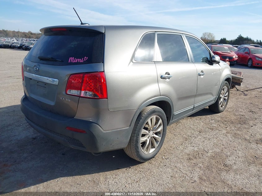 5XYKU4A23BG022818 2011 KIA SORENTO photo no. 4