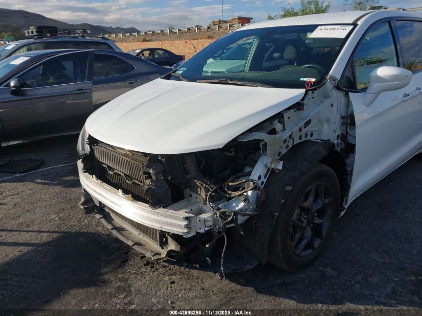 2018 Chrysler Pacifica Touring Plus VIN: 2C4RC1FG4JR287309 Lot: 43698256