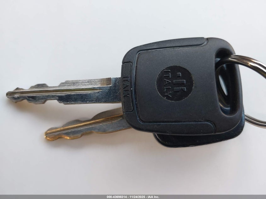 2002 Ford F-150 Xl/Xlt VIN: 1FTRX17262NA80197 Lot: 43698314