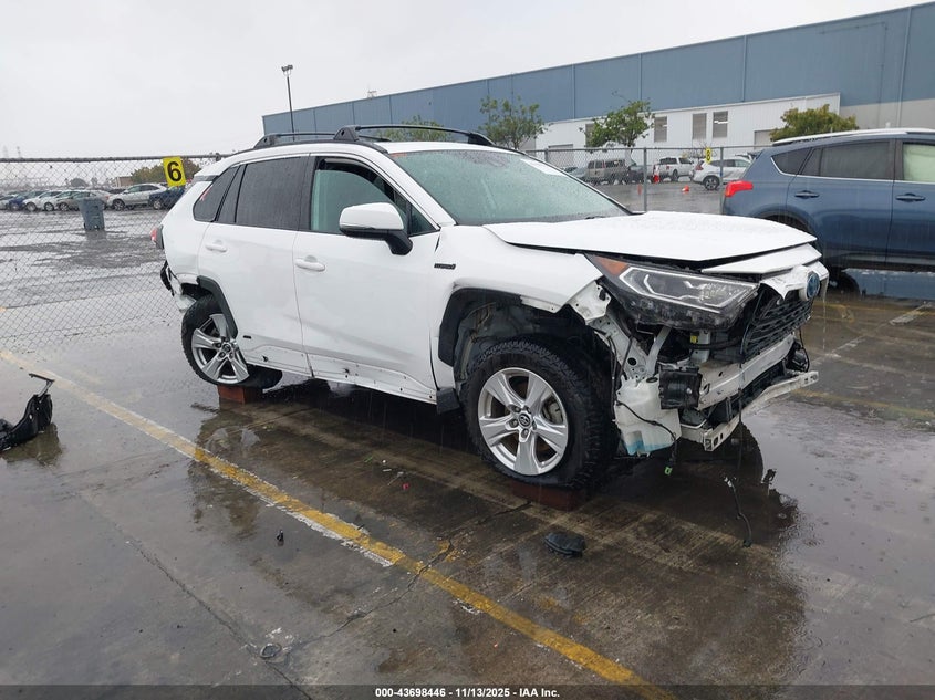 TOYOTA RAV4 HYBRID XLE