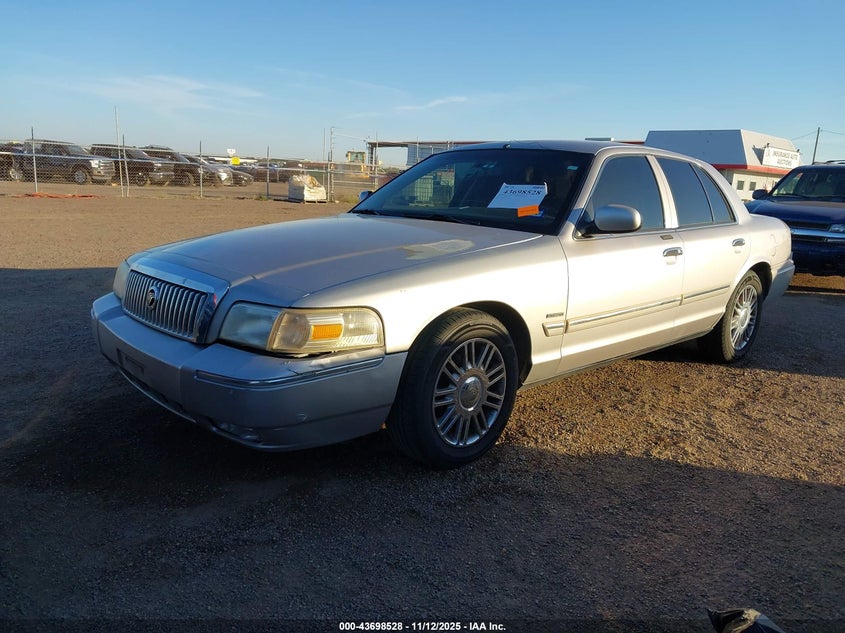 2MEHM75V19X631146 2009 MERCURY GRAND MARQUIS photo no. 2