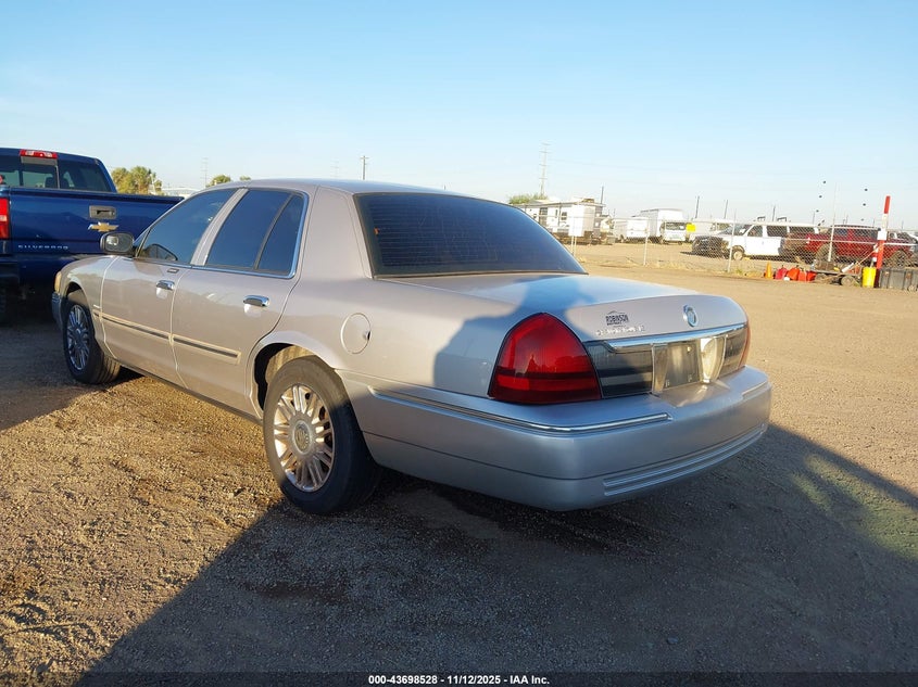 2MEHM75V19X631146 2009 MERCURY GRAND MARQUIS photo no. 3