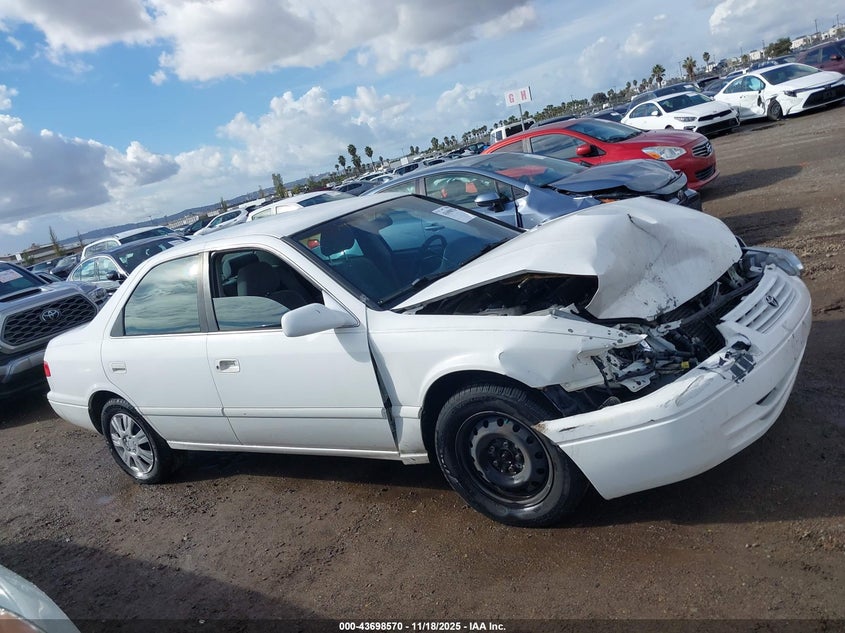 2000 Toyota Camry Le VIN: 4T1BG22K3YU962341 Lot: 43698570
