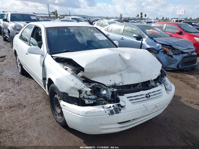 2000 Toyota Camry Le VIN: 4T1BG22K3YU962341 Lot: 43698570