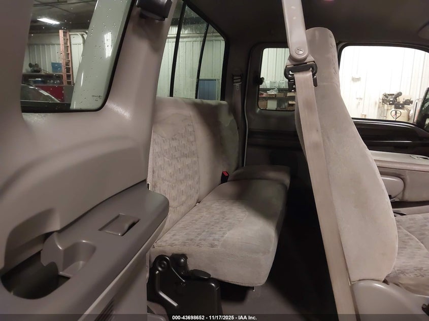 2000 Ford F-250 Lariat/Xl/Xlt VIN: 3FTNX20F0YMA32263 Lot: 43698652