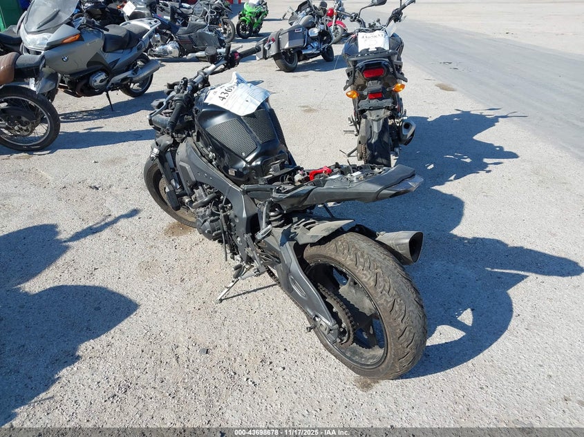 JYARN79EXPA000555 2023 YAMAHA MT photo no. 3