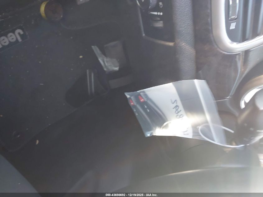 2012 Jeep Grand Cherokee Laredo VIN: 1C4RJEAG9CC236680 Lot: 43698692