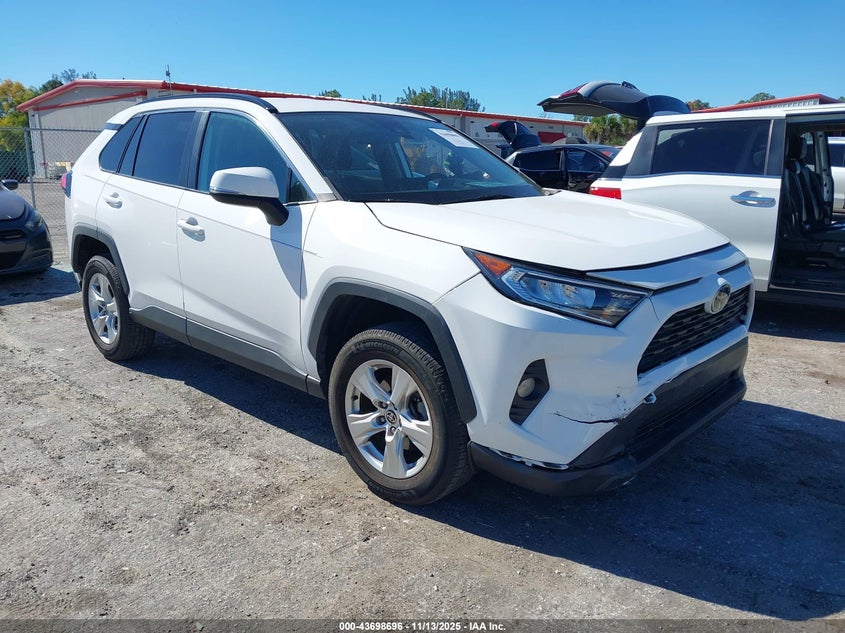 TOYOTA RAV4 XLE