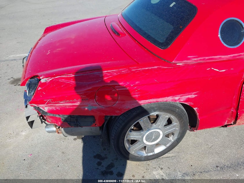 2005 Ford Thunderbird 50Th Anniversary VIN: 1FAHP60A95Y104219 Lot: 43698699