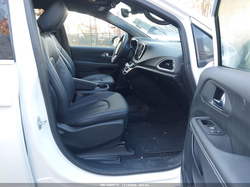 2C4RC1BG7SR555910 2025 CHRYSLER PACIFICA photo no. 5