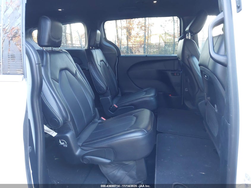 2C4RC1BG7SR555910 2025 CHRYSLER PACIFICA photo no. 8