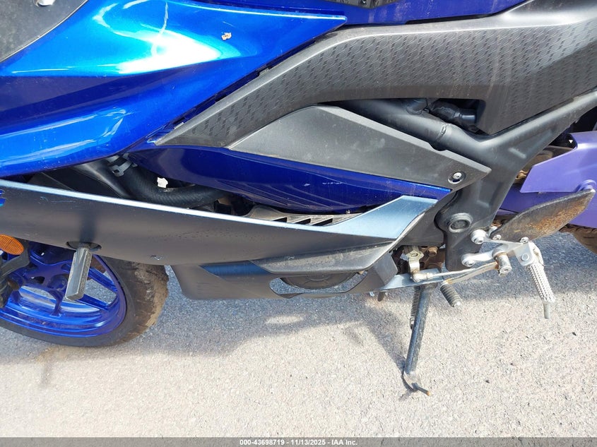 2022 Yamaha Yzfr3 A VIN: MH3RH18Y6NK008570 Lot: 43698719